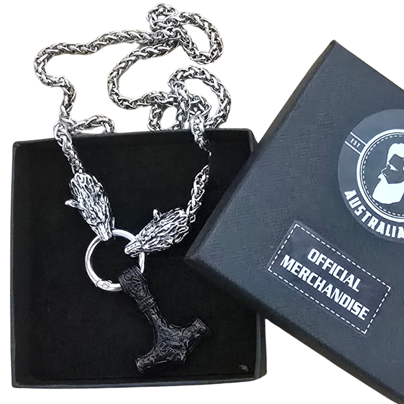 Wolf head pendant necklace